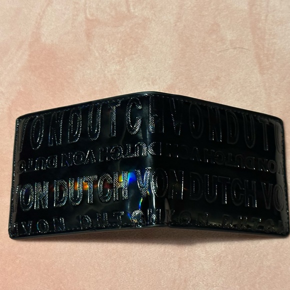 VON DUTCH NWT ~ Black Onyx Reflective Wallet - Picture 5 of 7